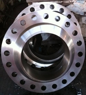 AISI4340 Sae4140の鋼鉄保持の車輪によって造られる車輪のブランクを造ること